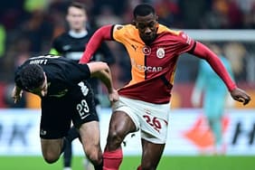 galatasarayli-futbolcuya-reaksiyon-hemen-kontratin-feshederim-AfqEA18C.jpg