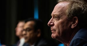 microsoft-activision-megadeali-kapatmak-icin-nice-guy-stratejisi-uzerinde-kumar-oynuyor-qXrXlkfO.jpg
