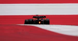 red-bull-avusturyada-ev-topragina-cikti-7IBREeAs.jpg