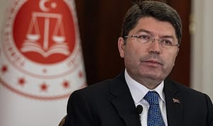 adalet-bakani-tunctan-8-mart-bildirisi-temel-hak-ve-ozgurlerin-korunmashe-icin-VPSbQDL9.jpg