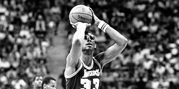 kareem-abdul-jabbar-basketbolun-en-iyi-silahi-oldu-ObW98HSx.jpg